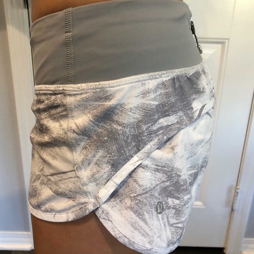 Lululemon’s 2.5” speedy shorts